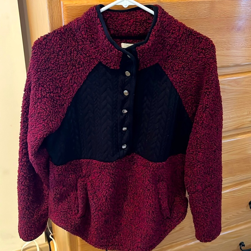 Maurices dark red fleece pullover with snaps